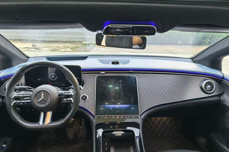 Used Mercedes-Benz EQE 2022 350 First Edition Special Version Interior 4