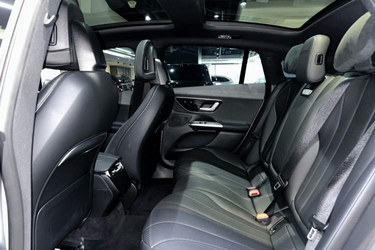 Used Mercedes-Benz EQE 2022 350 Luxury Edition Interior 7