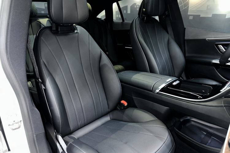 Used Mercedes-Benz EQE 2022 350 Luxury Edition Interior 9