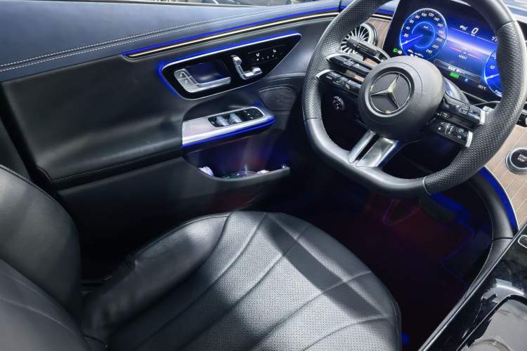 Used Mercedes-Benz EQE 2022 350 Pioneer Edition Interior 9