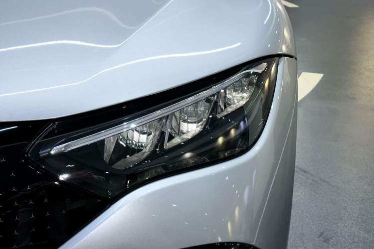 Used Mercedes-Benz EQE 2022 350 Luxury Edition Left Front Headlight