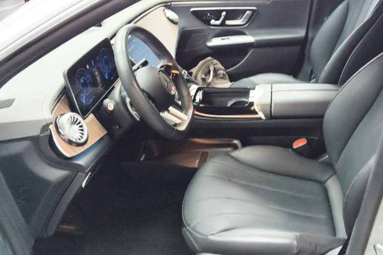 Used Mercedes-Benz EQE 2022 350 Luxury Edition Left Front Seat