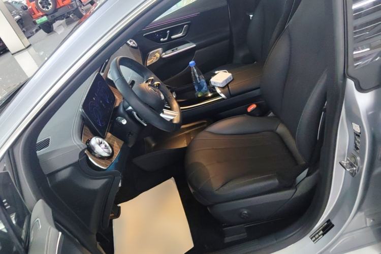 Used Mercedes-Benz EQE 2022 350 Luxury Edition Left Front Seat