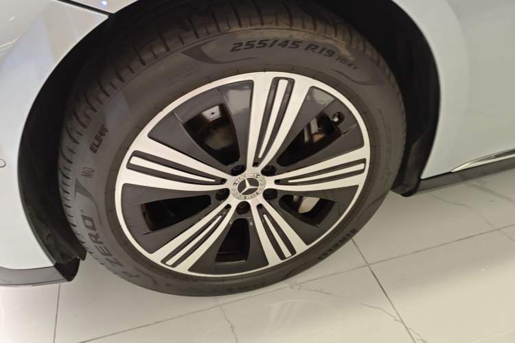 Used Mercedes-Benz EQE 2022 350 Luxury Edition Left Front Wheel Hub