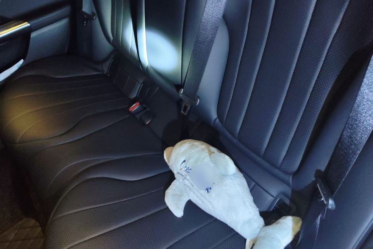 Used Mercedes-Benz EQE 2022 350 Luxury Edition Left Rear Seat