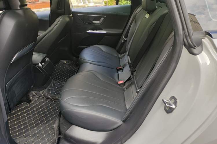 Used Mercedes-Benz EQE 2022 350 First Edition Special Version Left Rear Seat