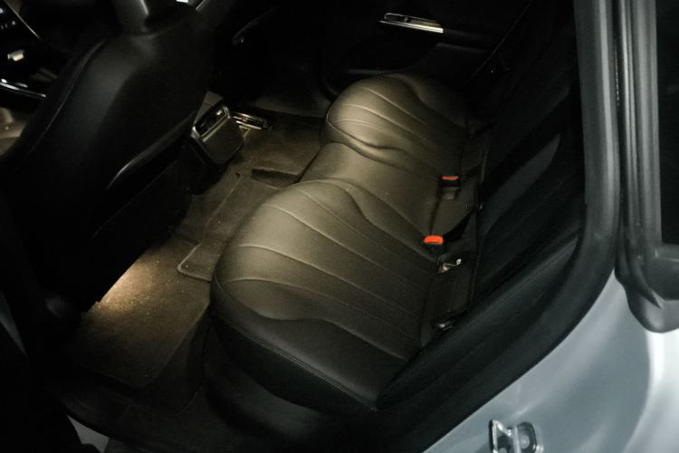 Used Mercedes-Benz EQE 2022 350 Luxury Edition Left Rear Seat