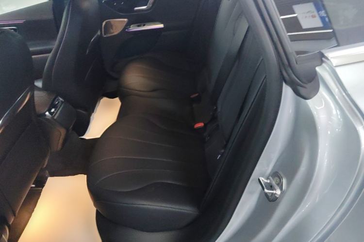 Used Mercedes-Benz EQE 2022 350 Luxury Edition Left Rear Seat