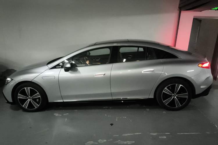 Used Mercedes-Benz EQE 2022 350 Luxury Edition Left Side