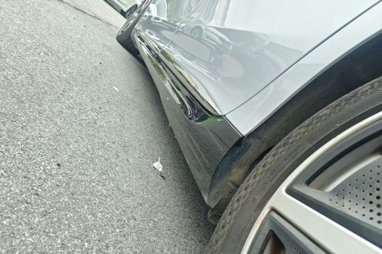 Used Mercedes-Benz EQE 2022 350 First Edition Special Version Left Side Sill