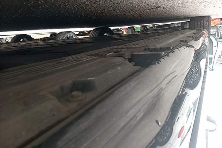 Used Mercedes-Benz EQE 2022 350 Luxury Edition Left Side Sill