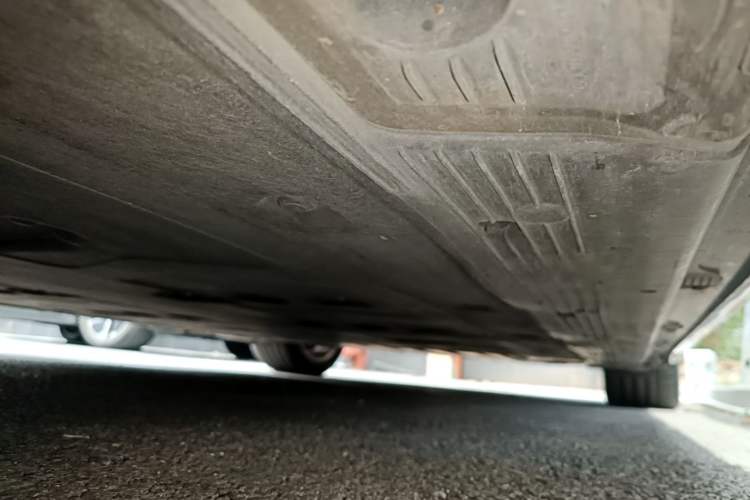 Used Mercedes-Benz EQE 2022 350 Luxury Edition Left Side Sill