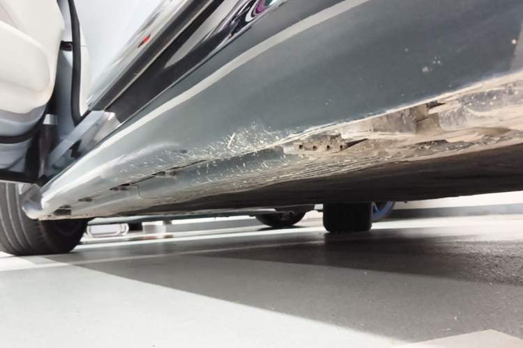 Used Mercedes-Benz EQE 2022 350 Luxury Edition Left Side Sill