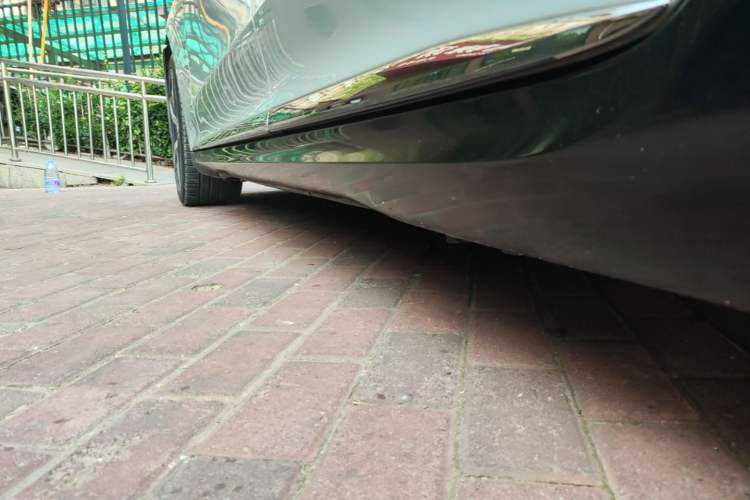 Used Mercedes-Benz EQE 2022 350 First Edition Special Version Left Side Sill