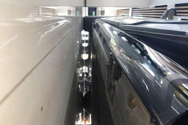 Used Mercedes-Benz EQE 2022 350 Luxury Edition Left Side Sill