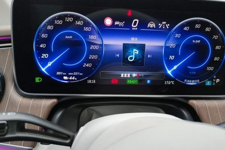 Used Mercedes-Benz EQE 2022 350 Luxury Edition Odometer Close Up