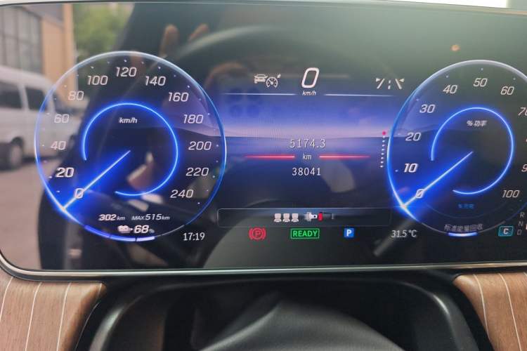 Used Mercedes-Benz EQE 2022 350 Pioneer Edition Odometer Close Up