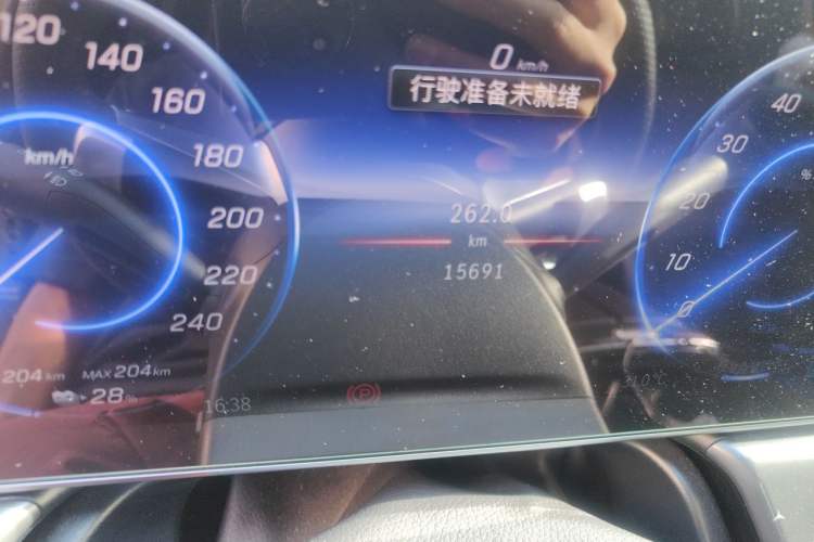 Used Mercedes-Benz EQE 2022 350 First Edition Special Version Odometer Close Up