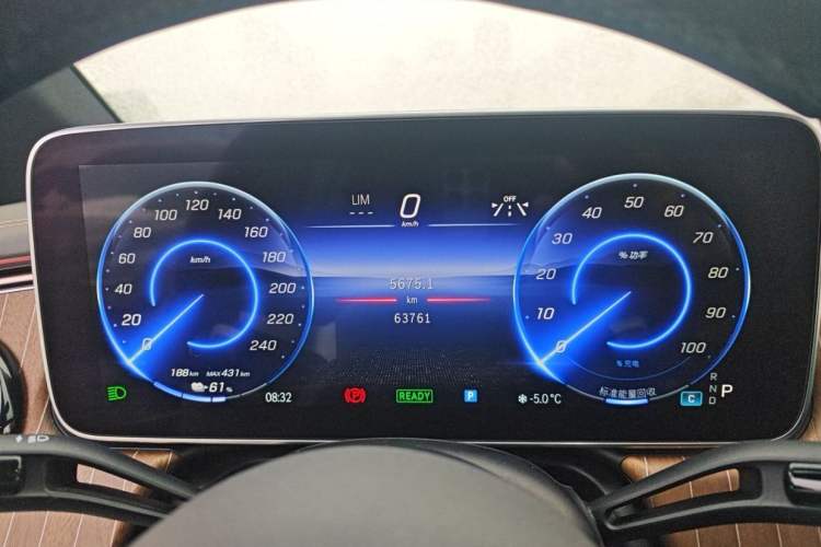 Used Mercedes-Benz EQE 2022 350 Pioneer Edition Odometer Close Up