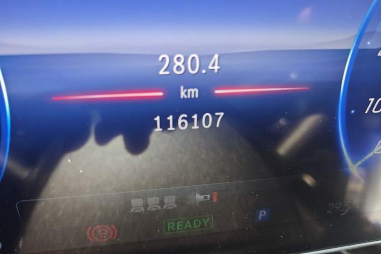 Used Mercedes-Benz EQE 2022 350 Luxury Edition Odometer Close Up