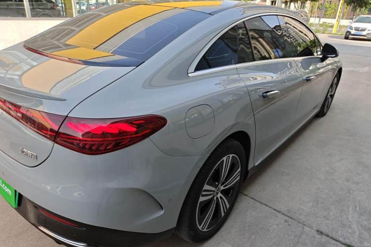 Used Mercedes-Benz EQE 2022 350 Luxury Edition Rear Right 45 Deg