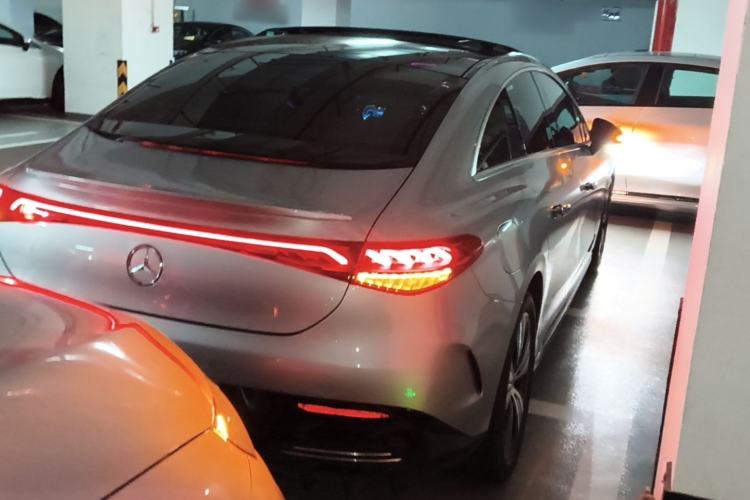 Used Mercedes-Benz EQE 2022 350 Luxury Edition Rear Right 45 Deg