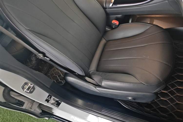 Used Mercedes-Benz EQE 2022 350 Pioneer Edition Right Front Seat