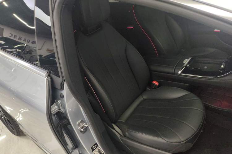 Used Mercedes-Benz EQE 2022 350 Pioneer Edition Right Front Seat