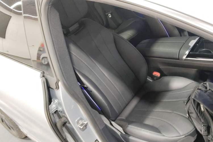 Used Mercedes-Benz EQE 2022 350 Pioneer Edition Right Front Seat