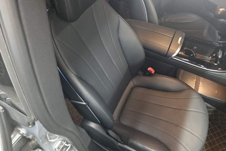 Used Mercedes-Benz EQE 2022 350 Pioneer Edition Right Front Seat