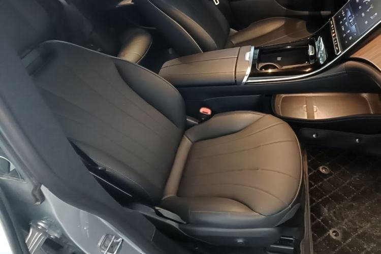 Used Mercedes-Benz EQE 2022 350 Luxury Edition Right Front Seat