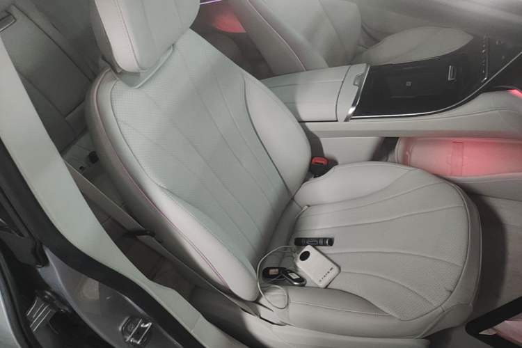 Used Mercedes-Benz EQE 2022 350 Pioneer Edition Right Front Seat