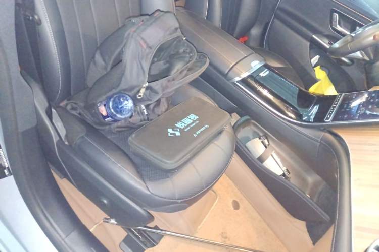 Used Mercedes-Benz EQE 2022 350 Pioneer Edition Right Front Seat