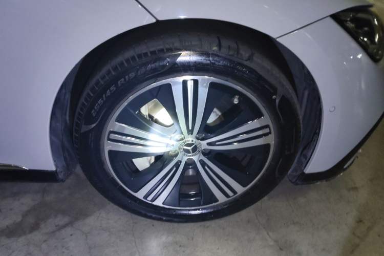 Used Mercedes-Benz EQE 2022 350 Luxury Edition Right Front Wheel Hub