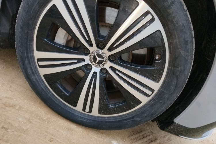 Used Mercedes-Benz EQE 2022 350 Luxury Edition Right Front Wheel Hub