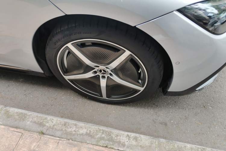 Used Mercedes-Benz EQE 2022 350 First Edition Special Version Right Front Wheel Hub