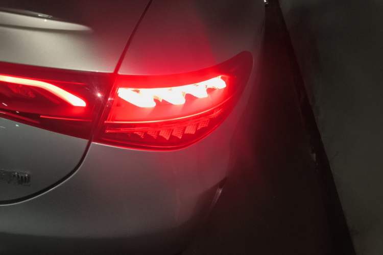 Used Mercedes-Benz EQE 2022 350 Luxury Edition Right Rear Taillight