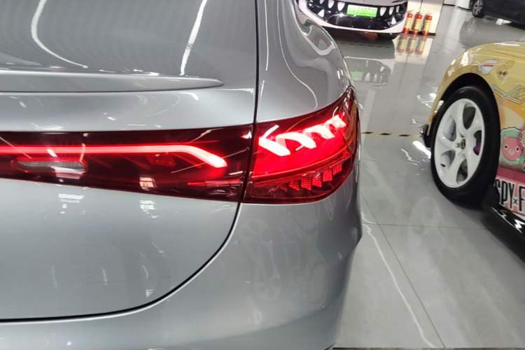 Used Mercedes-Benz EQE 2022 350 Luxury Edition Right Rear Taillight