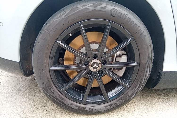 Used Mercedes-Benz EQE 2022 350 Luxury Edition Right Rear Wheel Hub