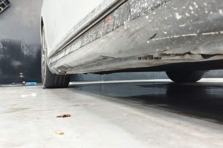 Used Mercedes-Benz EQE 2022 350 Luxury Edition Right Side Sill