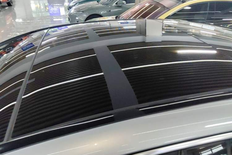 Used Mercedes-Benz EQE 2022 350 Luxury Edition Roof