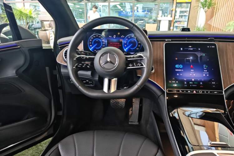 Used Mercedes-Benz EQE 2022 350 Pioneer Edition Steering Wheel