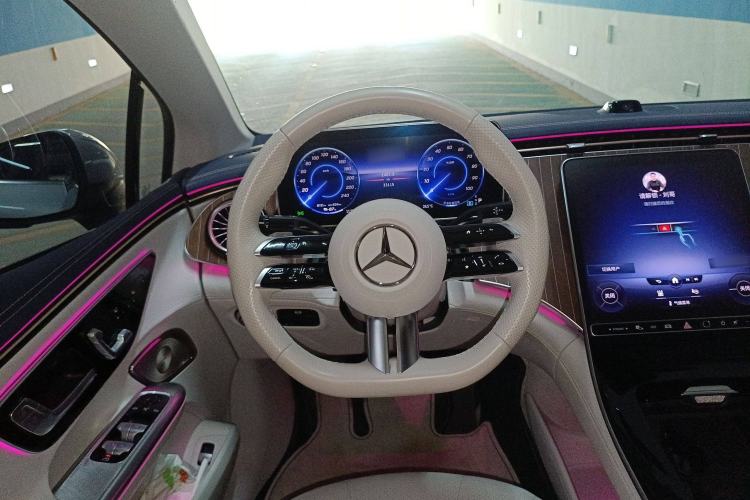 Used Mercedes-Benz EQE 2022 350 Pioneer Edition Steering Wheel