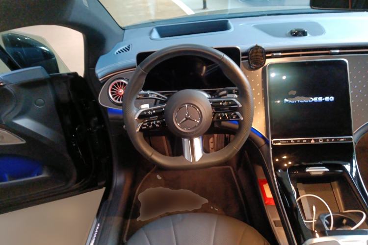 Used Mercedes-Benz EQE 2022 350 First Edition Special Version Steering Wheel