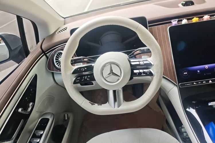 Used Mercedes-Benz EQE 2022 350 Pioneer Edition Steering Wheel