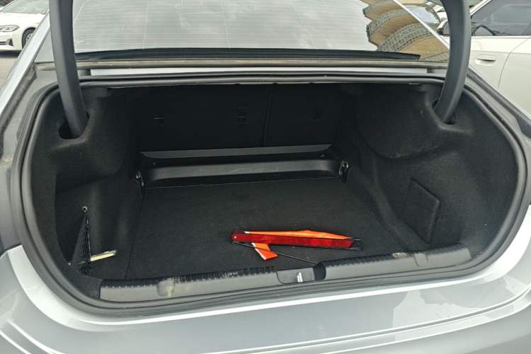 Used Mercedes-Benz EQE 2022 350 First Edition Special Version Trunk