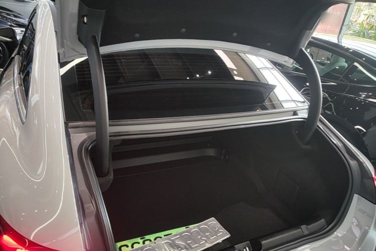 Used Mercedes-Benz EQE 2022 350 Luxury Edition Trunk