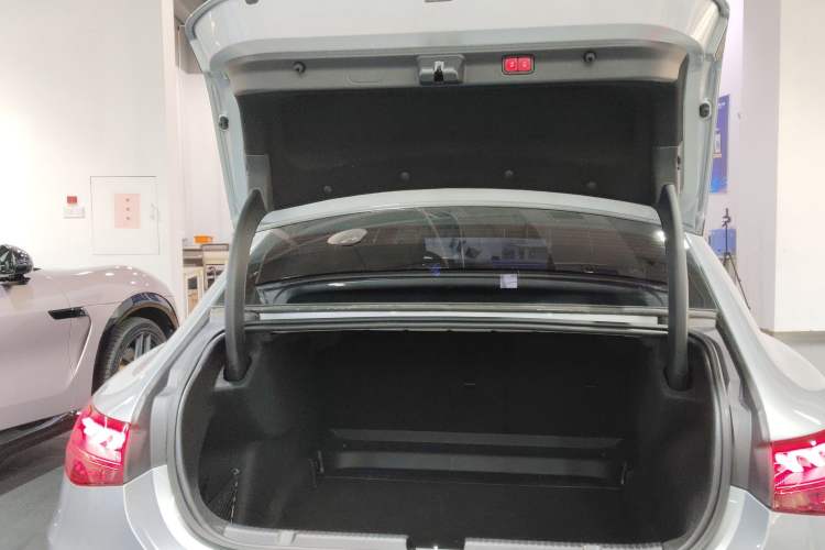 Used Mercedes-Benz EQE 2022 350 Pioneer Edition Trunk