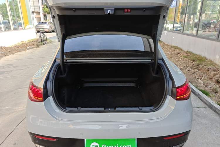 Used Mercedes-Benz EQE 2022 350 Luxury Edition Trunk