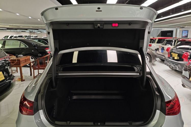 Used Mercedes-Benz EQE 2022 350 Luxury Edition Trunk